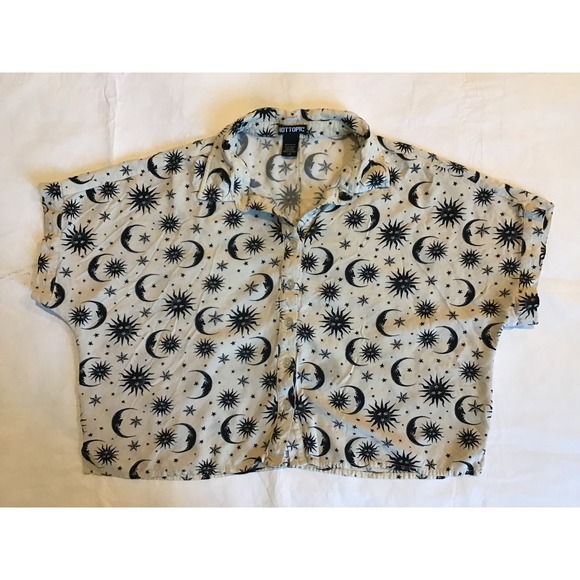 Hot Topic Tops - Hot Topic Celestial Sun Moon Star Print Button Down Crop Top White Black Large